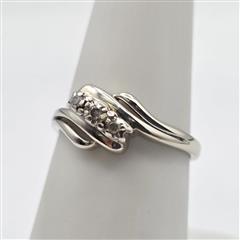 10K White Gold Round Natural Diamond Three-Stone Bypass Over Under Ring Size 7